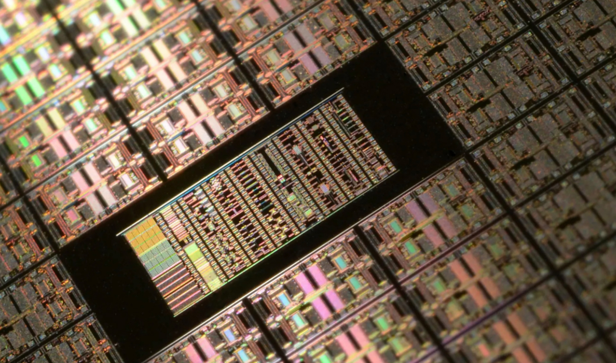 機構(gòu)：HBM4制造難度提升 預(yù)計溢價超30%